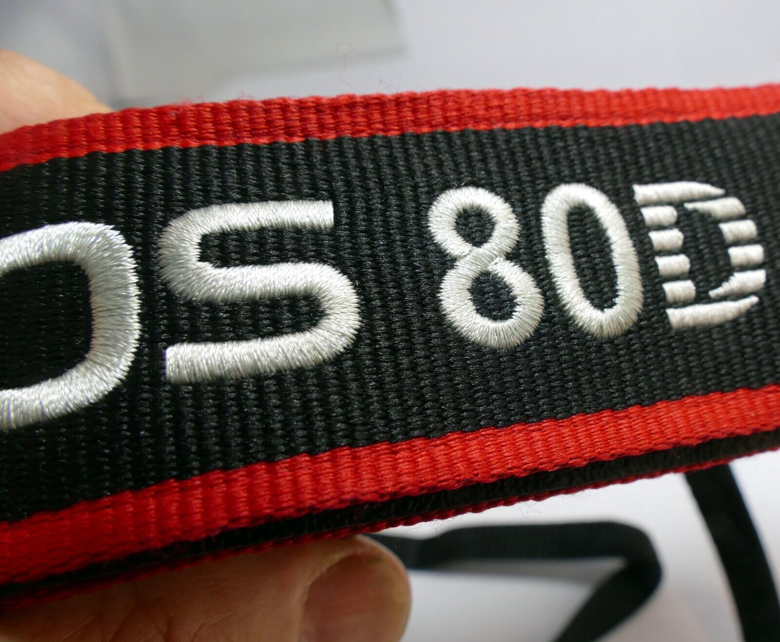 Canon EOS 80D Digital Camera Neck Shoulder Strap Black-Red - -  Genuine OEM