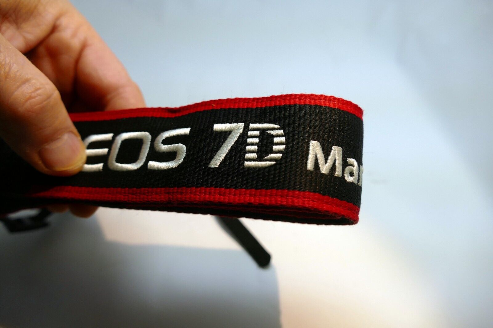 Canon EOS 7D Mark II Digital Camera Neck Shoulder Strap Black-Red - Original OEM