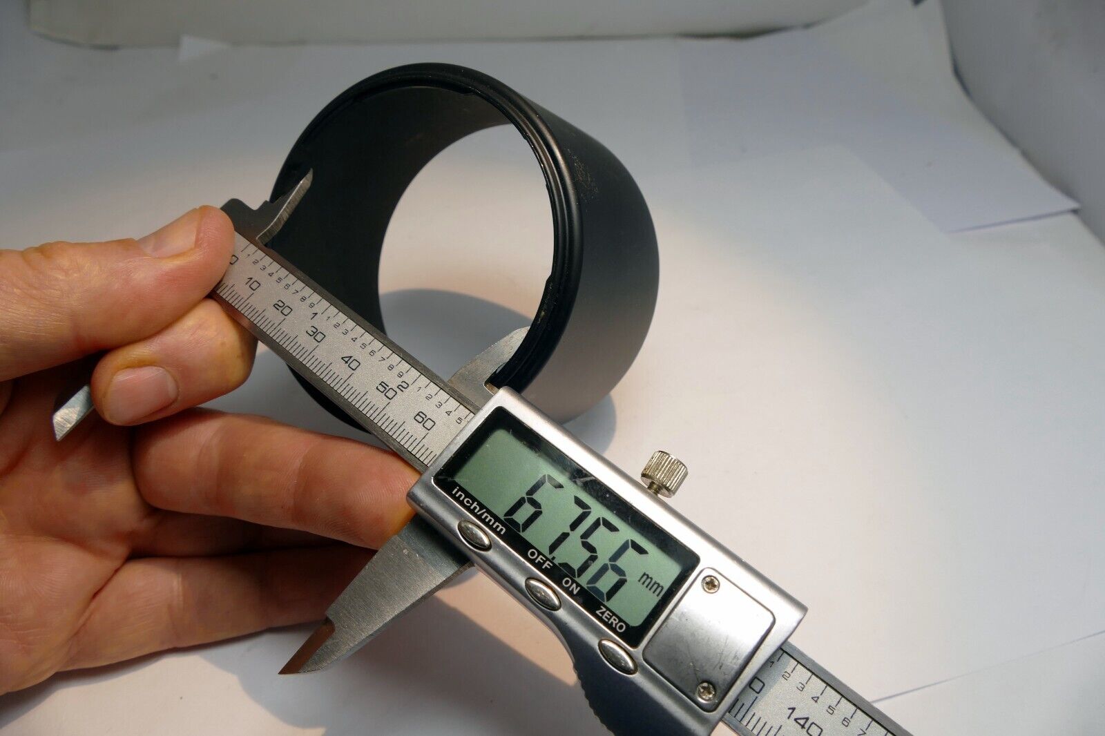 62mm OD Lens Hood Shade plastic twist on type