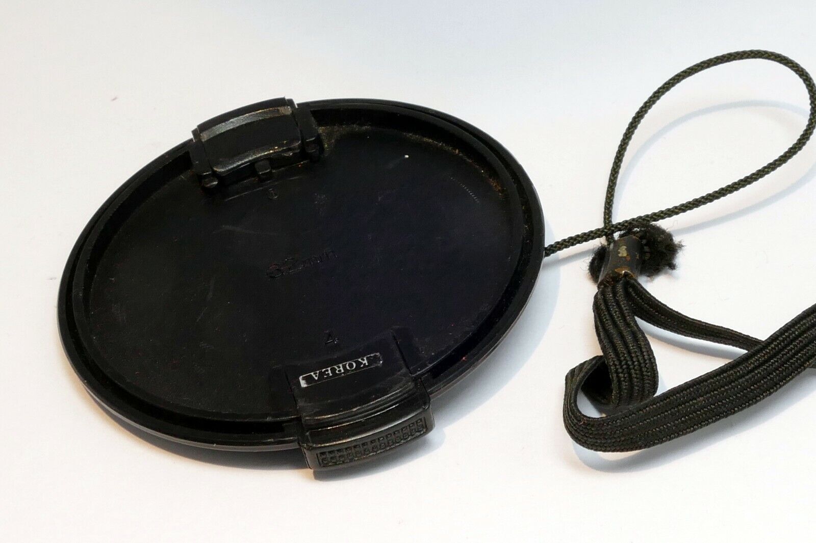 62mm Lens Front Cap snap on type Black with keeper string vintage