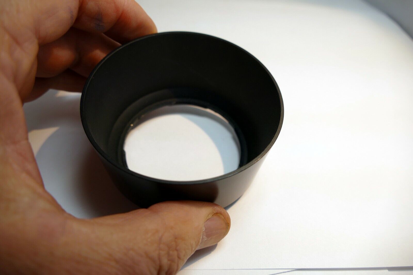 65mm ID plastic Lens Hood unknown brand  twist on type for telephoto