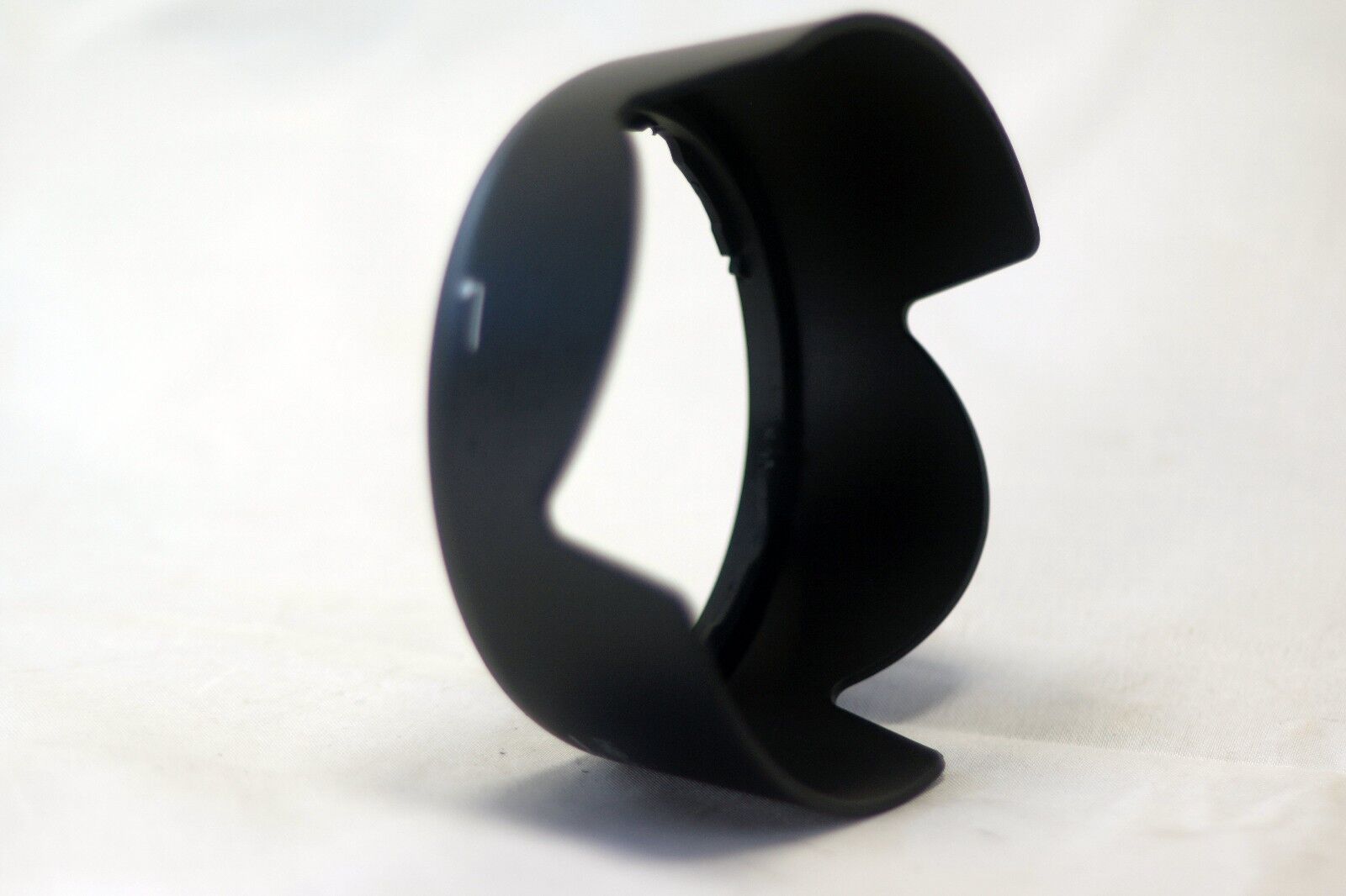 Aftermarket  HB-69 Hood for Nikon AF-S 18-55mm f3.5-5.6G VR II Lens D3100/D5000