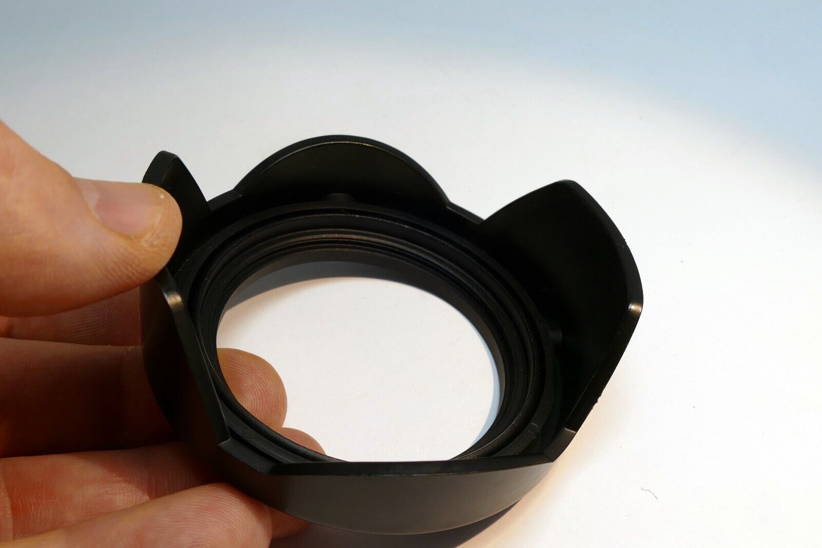 55mm Petal shaped Lens Hood Shade for 18-55mm IS lenses