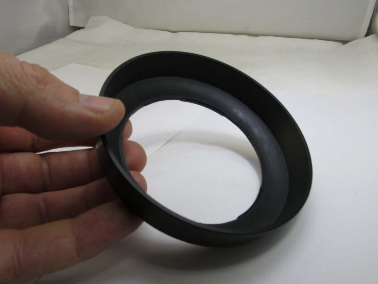 Lens Hood Shade adapter  twist on type for  WIDE-ANGLE 75mm ID for 72mm rim