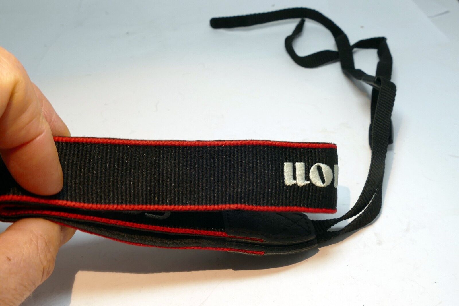 Canon EOS  Digital Camera Neck Shoulder Strap Black-Red fit R RP R6  Genuine OEM
