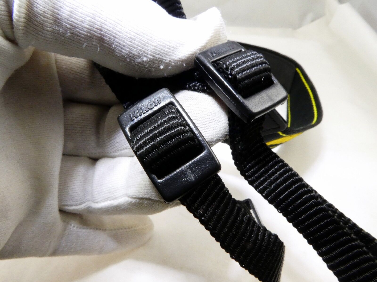 Camera Strap Nikon D300  Grey Genuine OEM Genuine   AN-DC300