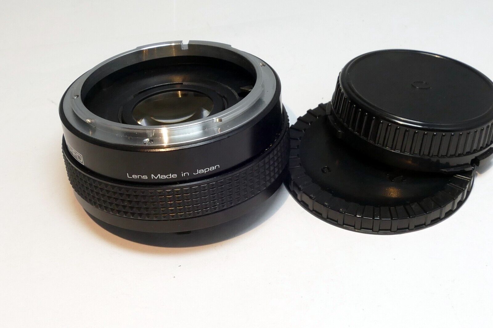 Vivitar Multi-Coated 2X Lens teleconverter for FD Canon mount manual focus lens