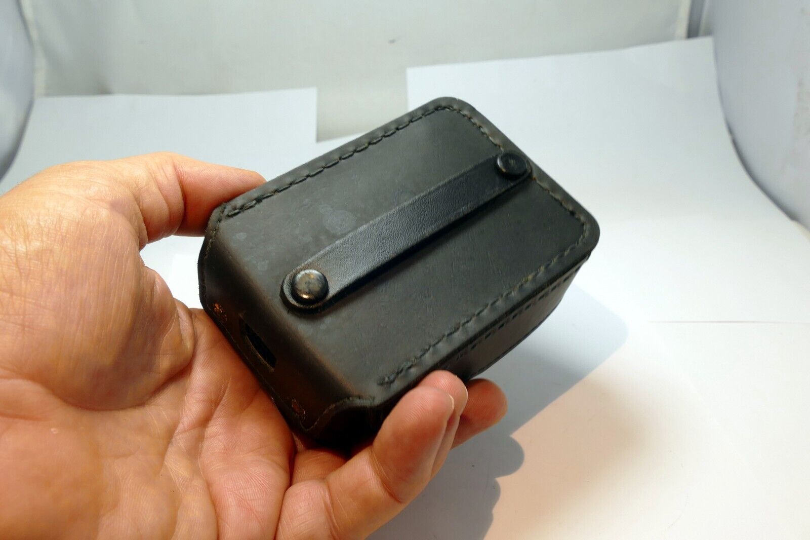 Leather soft pouch case for Quantum Instruments Calcu-Flash Digital Flash Meter