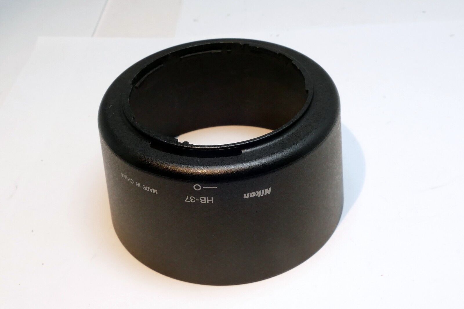 Nikon HB-37 Lens Hood Shade for NIKON AF-S VR 85mm f3.5 Nikkor - Original OEM