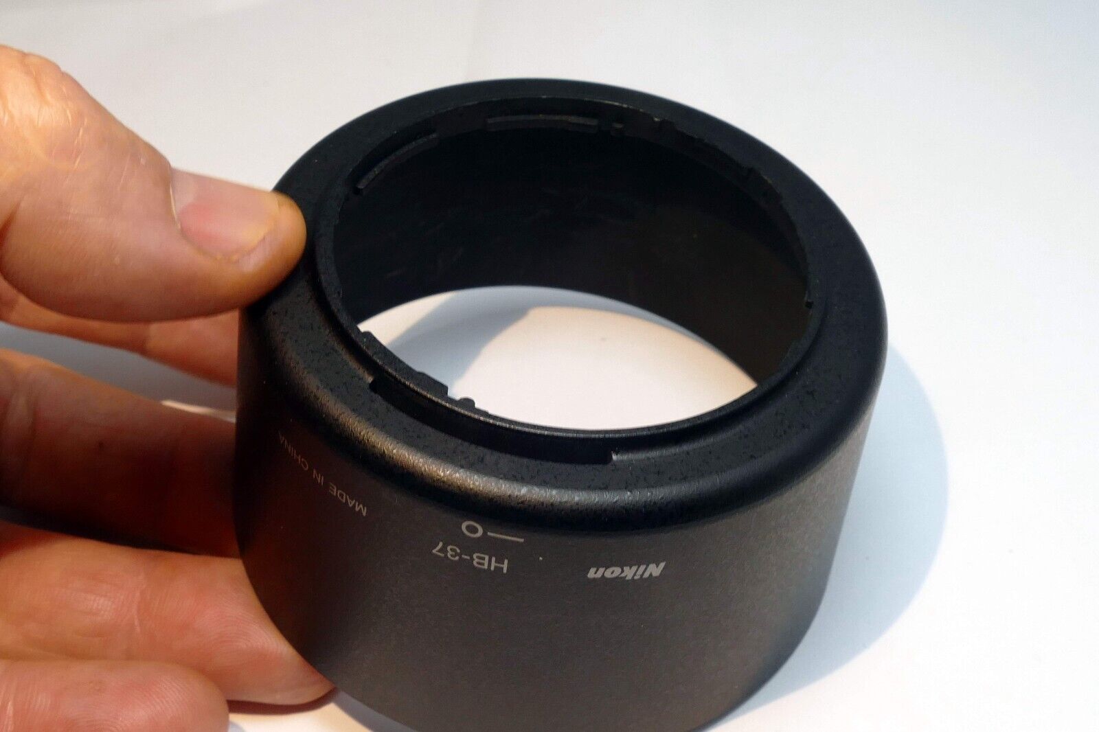 Nikon HB-37 Lens hood Shade for VR 85mm f3.5 Nikkor  -  OEM Original