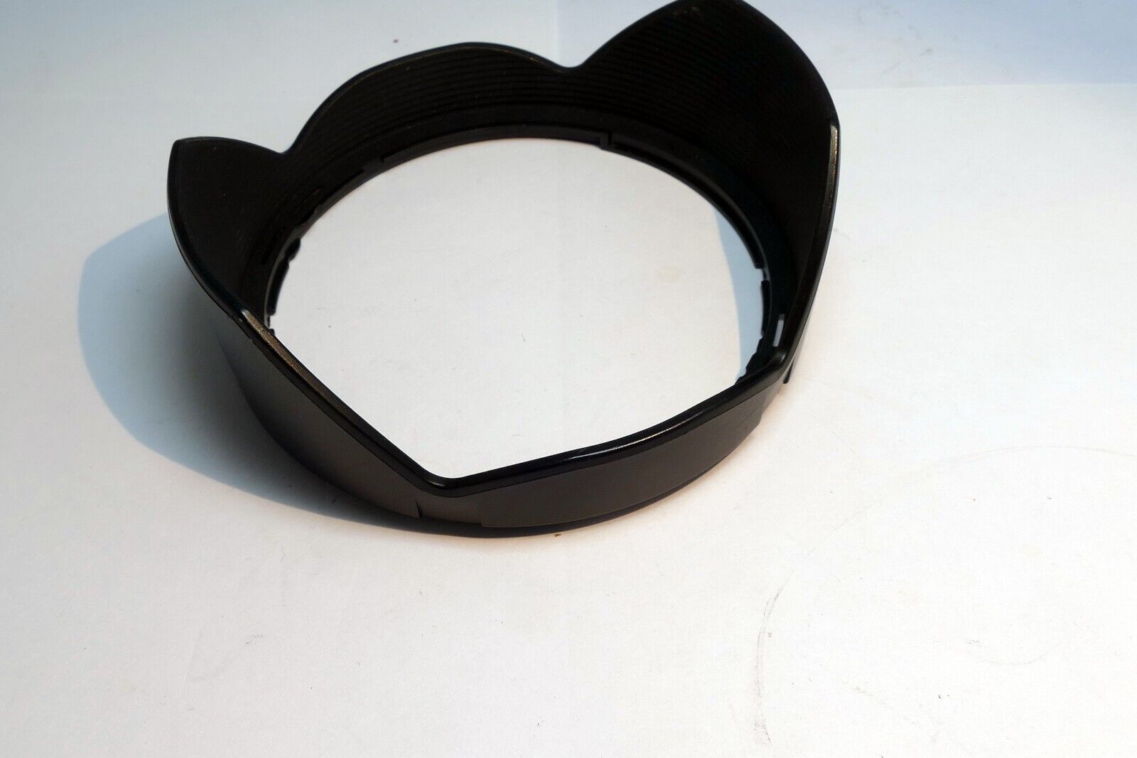 Tamron DA10  Lens Hood Shade for 19-35mm f/3.5-4.5 (A10) Genuine OEM