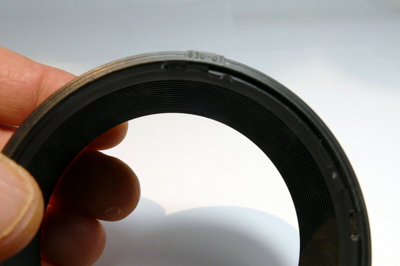 LH 630-01 Twist on Lens Hood Shade