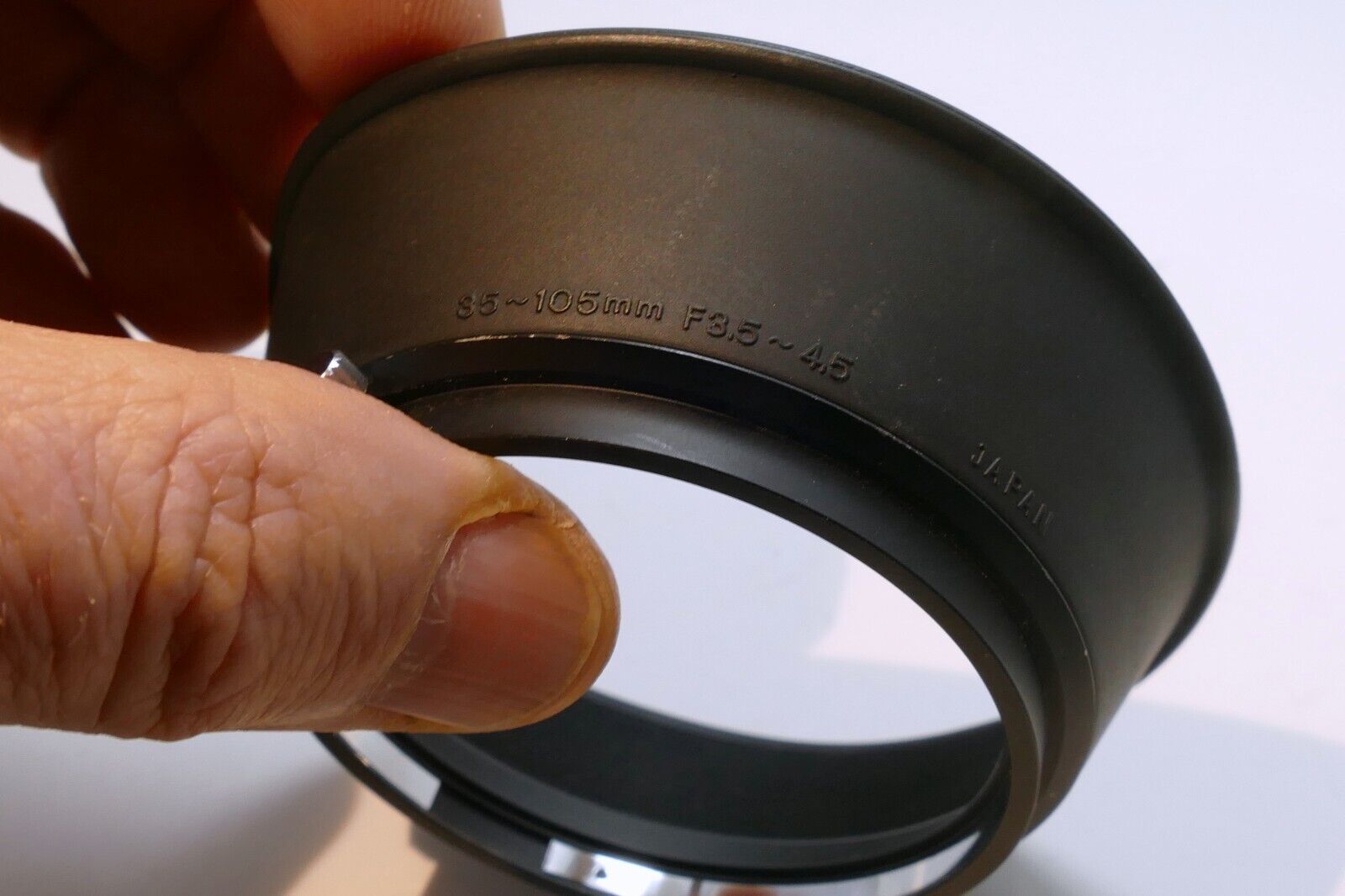 55mm Olympus OM 35-105mm f3.5-4.5 lens hood shade - OEM Genuine fits 24mm f2.0