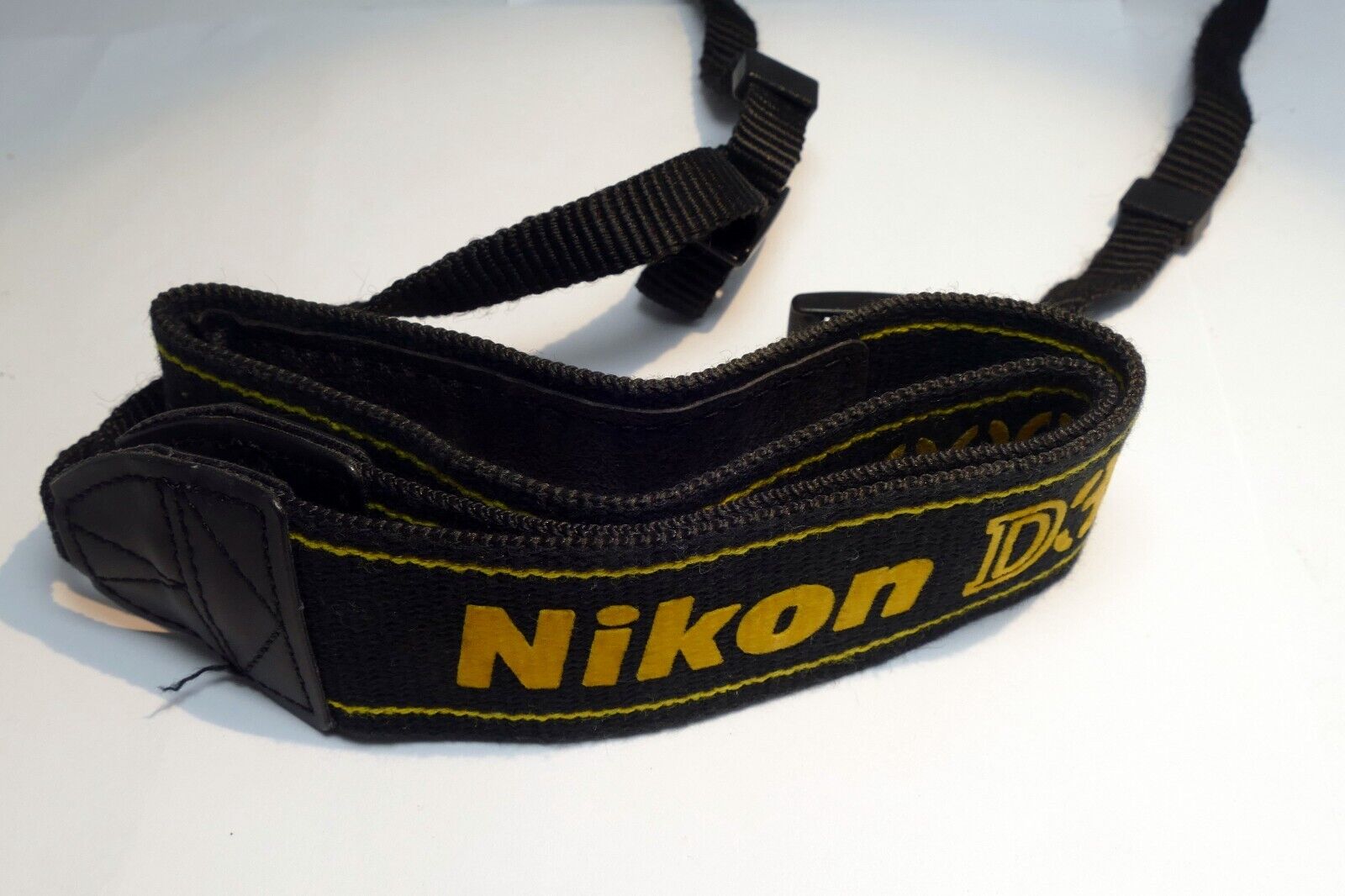 Nikon D300 Camera Neck Strap Yellow-Black AN-DC300 Genuine OEM