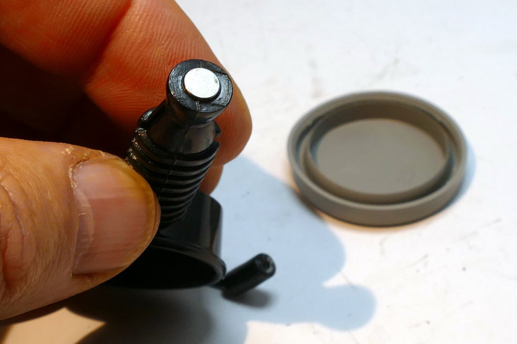 Lensbaby Lens aperture disc removal tool with magnet / case plastic