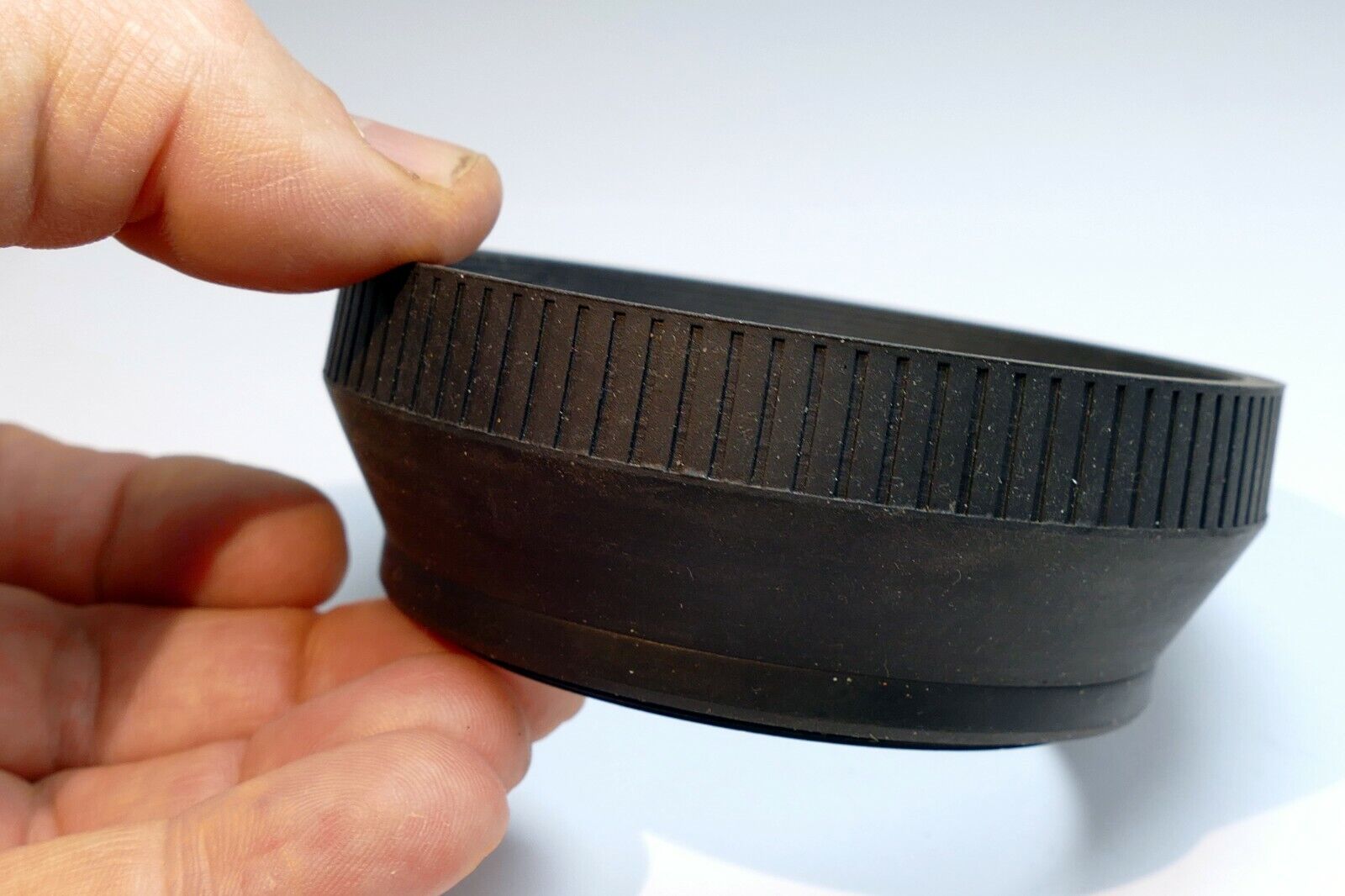 67mm rubber Lens Hood Shade screw in double threaded