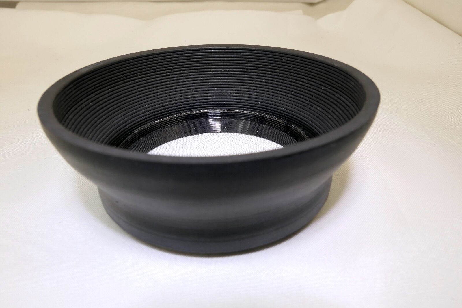 67mm Collapsible Rubber Lens Hood double threaded for 70-210mm f3.5