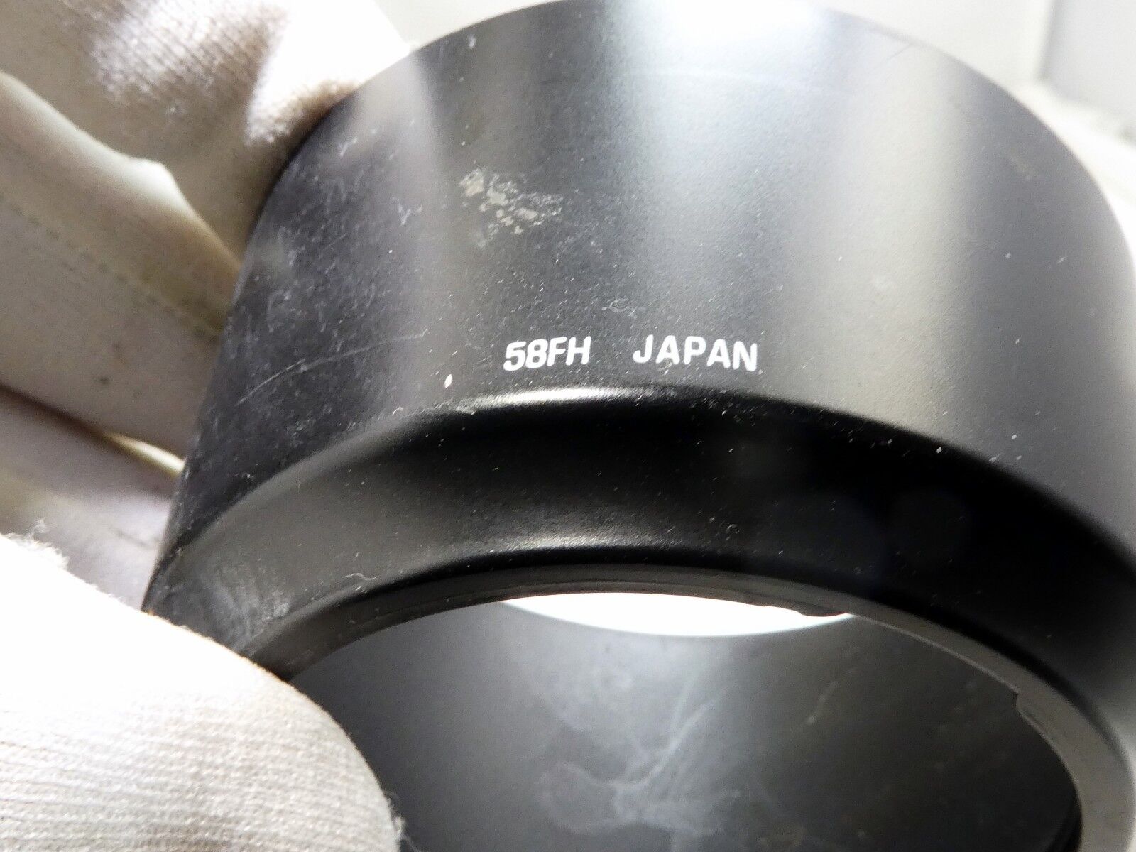 Tamron 58FH Lens Hood Shade Twist on Lens Hood for 70-210mm f4-5.6 AF & Adaptall