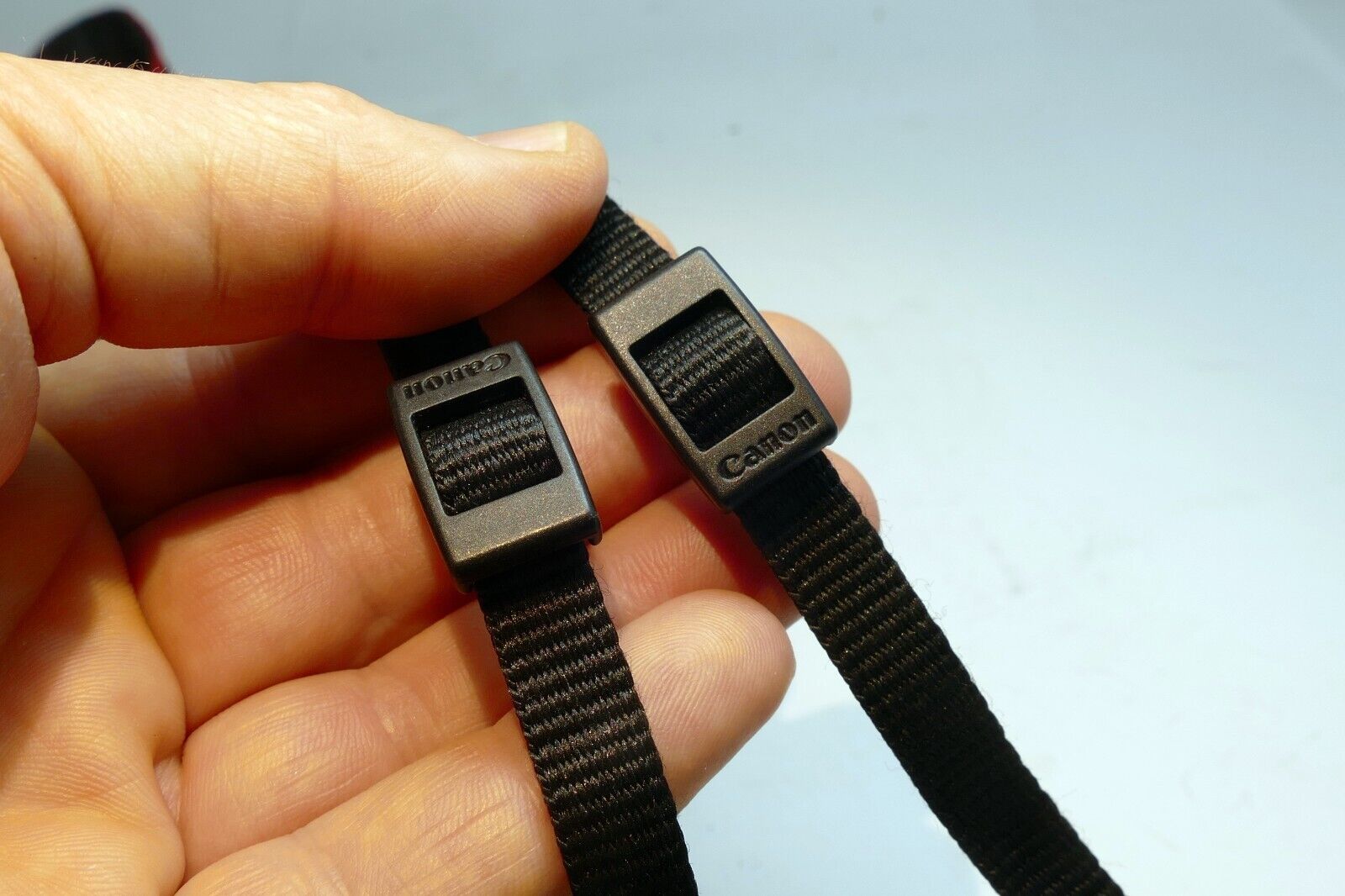 Canon EOS 5D Mark IV  Digital Camera Neck Shoulder Strap Black-Red - Genuine OEM