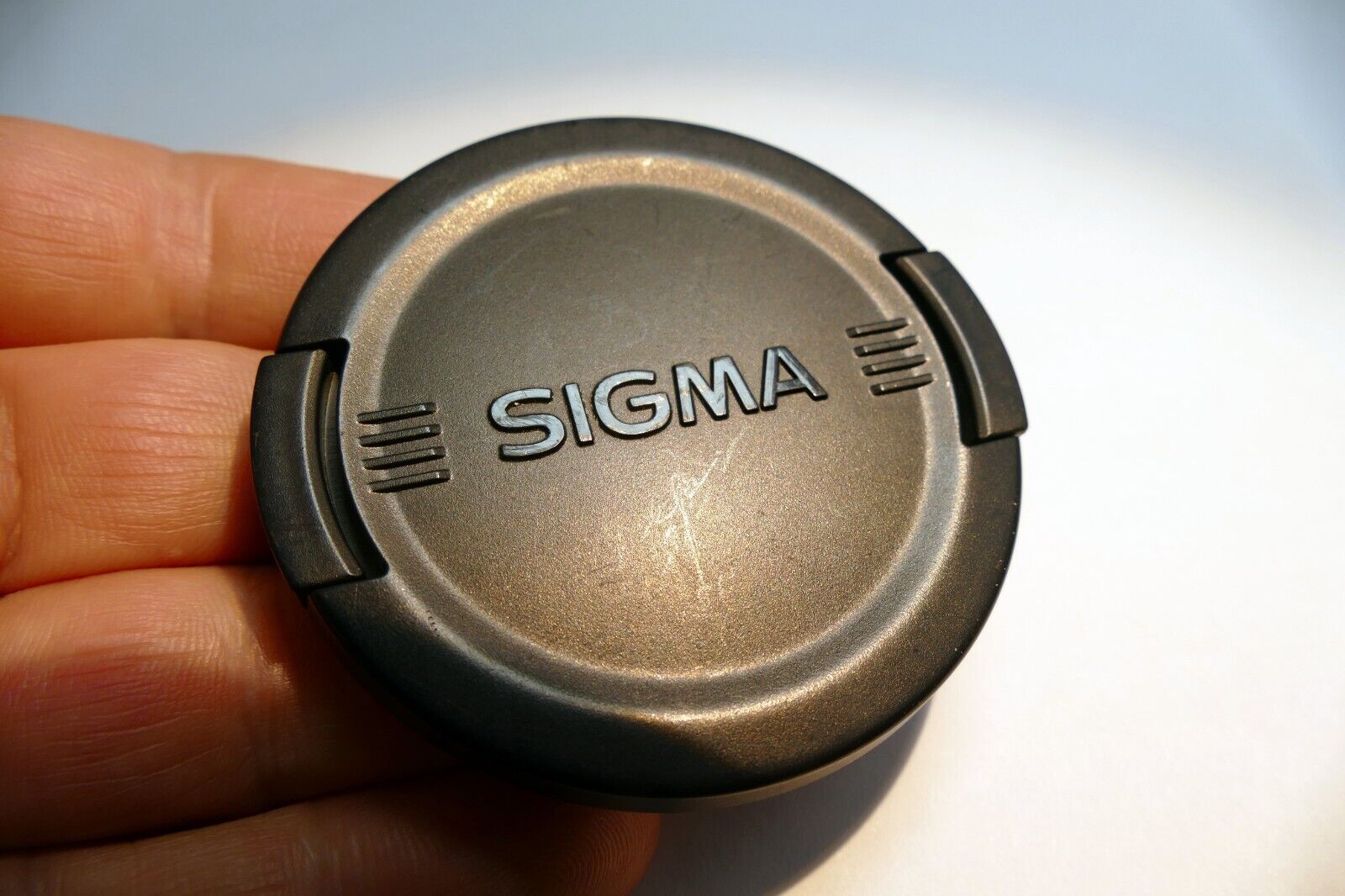 Sigma 62mm Lens Front Cap Snap on type for 18-200mm DG 70mm f2.8 EX 30mm f1.4 HS