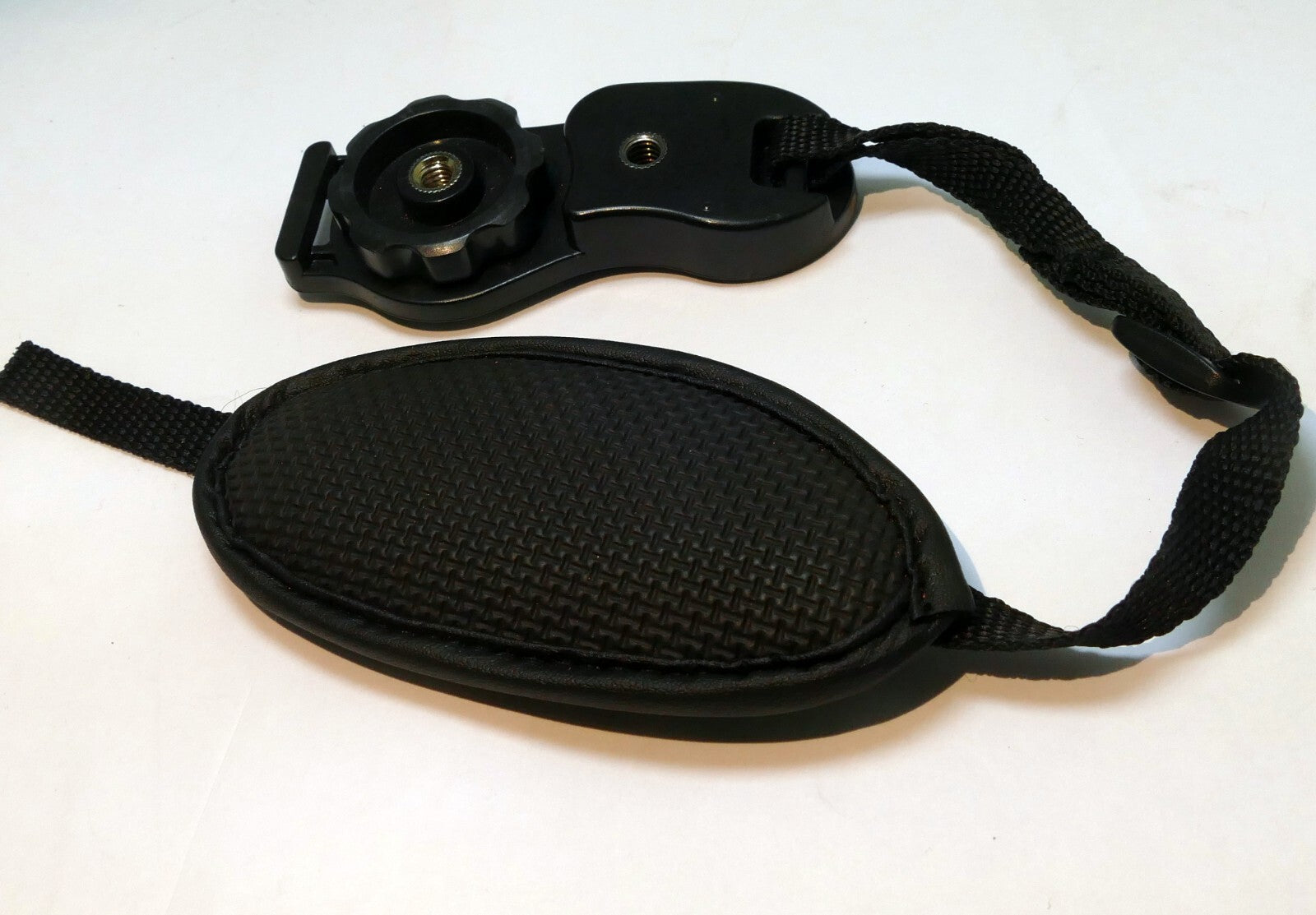Camera Wrist strap grip with tripod 1/4" screw (missing one buckle)