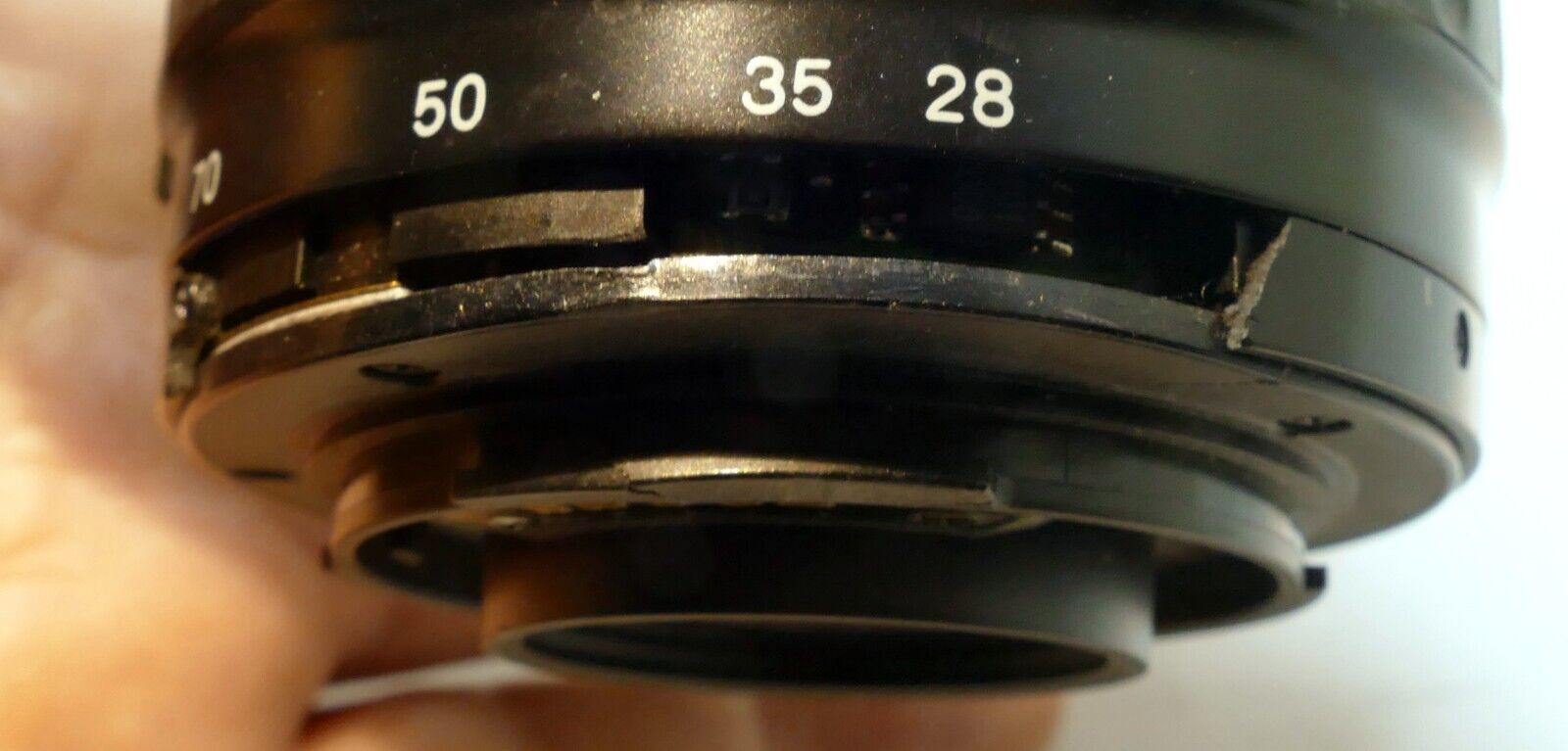 Minolta 28-80MM f/4-5.6 Macro AF Lens Maxxum - with broken mount - works