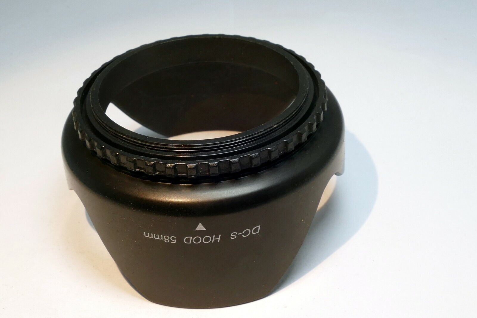 58mm Lens Hood screw in type threaded  plastic for 18-55mm IS