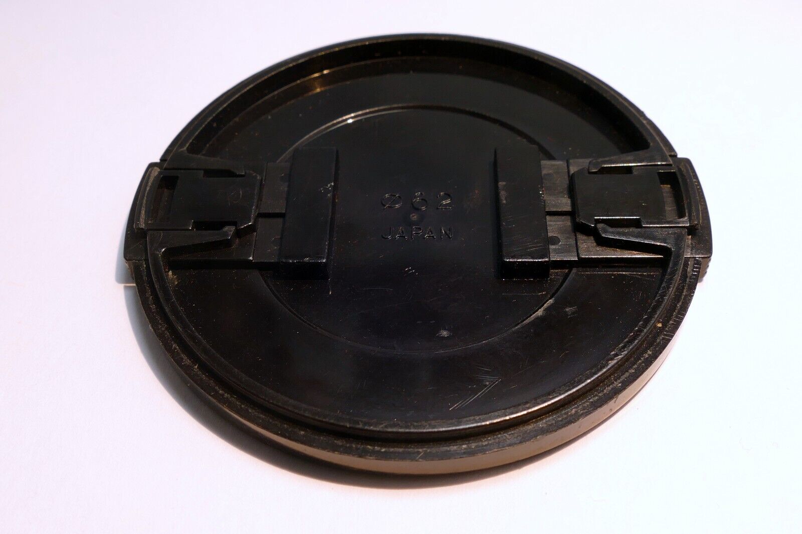 Tokina 62mm Lens Front Cap Snap on type for   Tokina Firin 20mm F/2 FE AF
