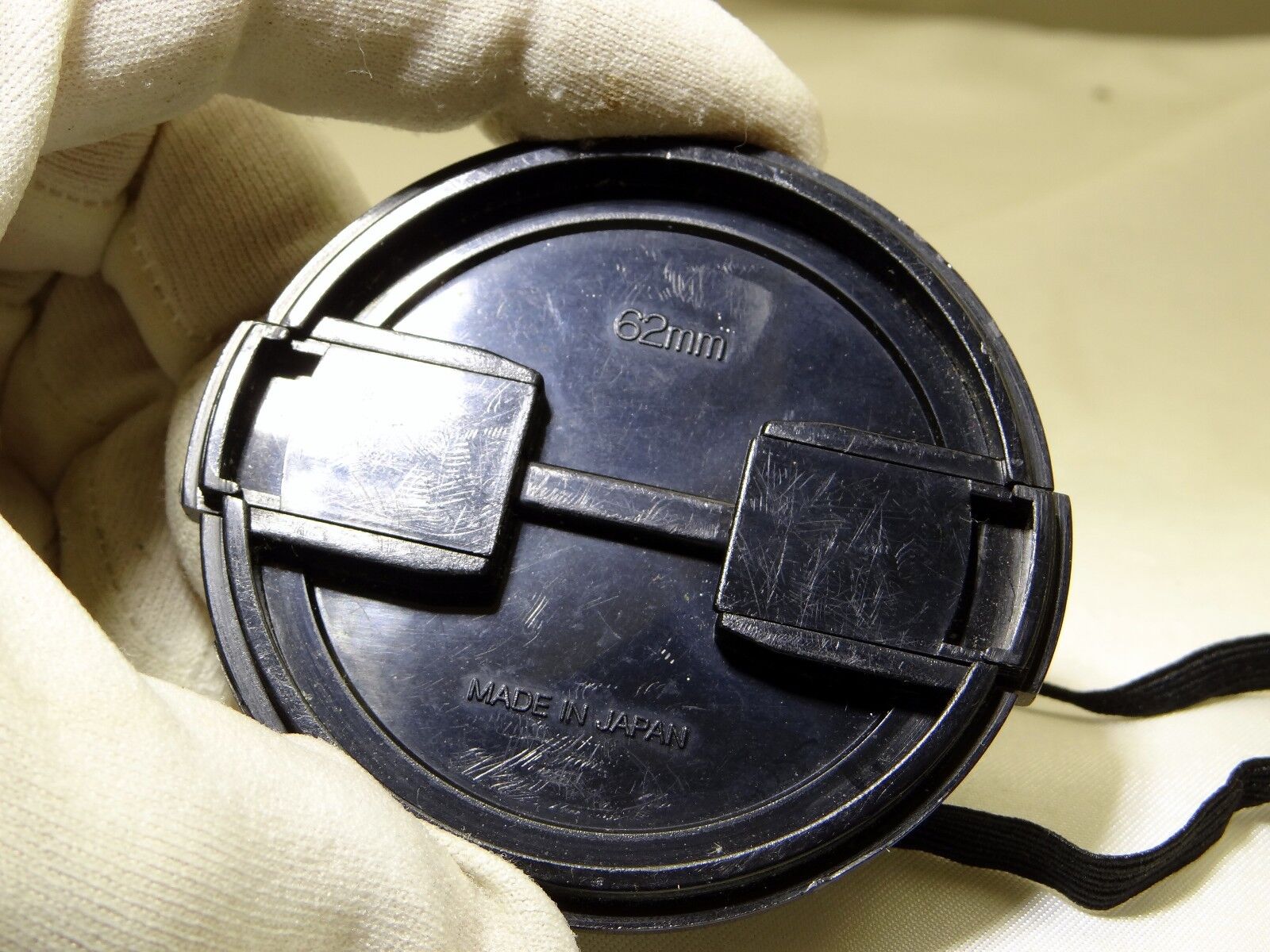 Nikon 62mm Front Lens Cap with keeper string Genuine