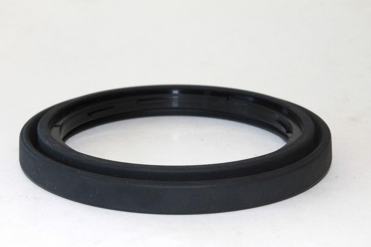 Lens Hood 62mm Rubber twist on type for  28-200mm F3.8-5.6 Adaptall