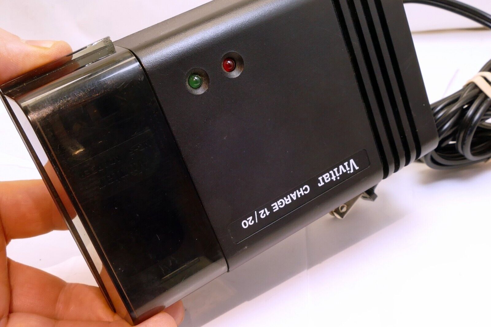 VIVITAR CHARGE 12 / 20 FLASH BATTERY CHARGER WITH NC-5 ADAPTER