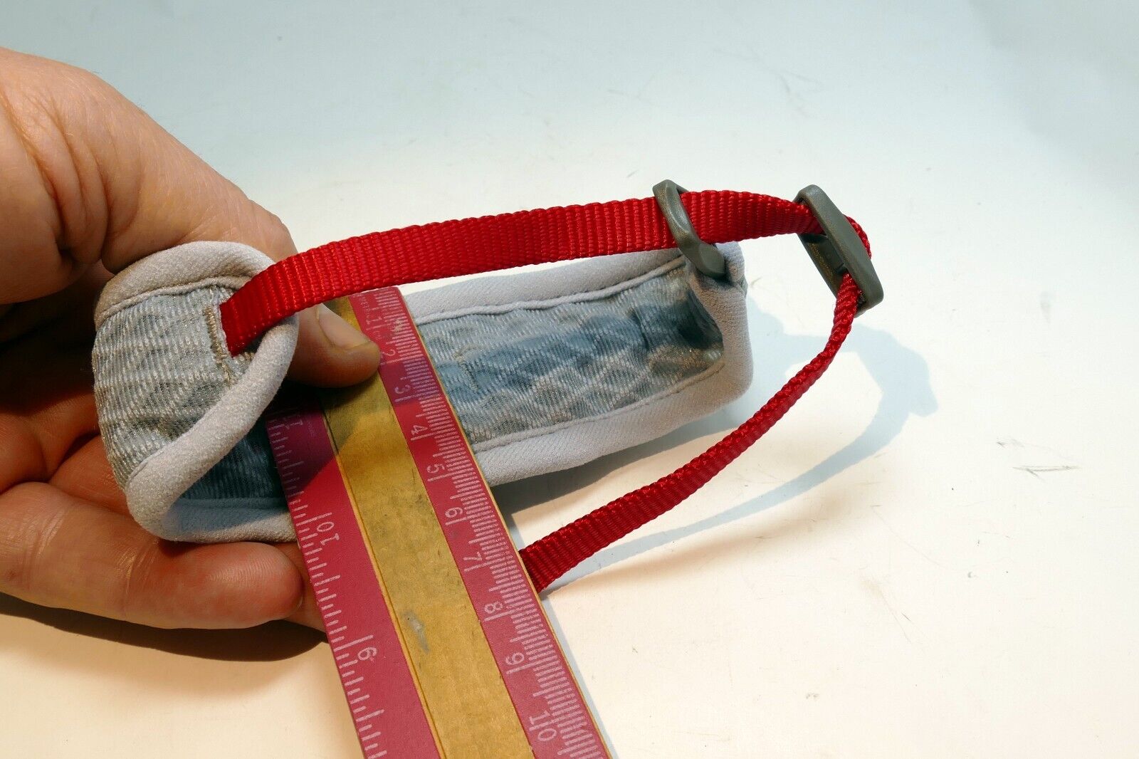 Left  Hand Camera Wrist Strap/Carrying Handle Right Left Grip Gray-Red