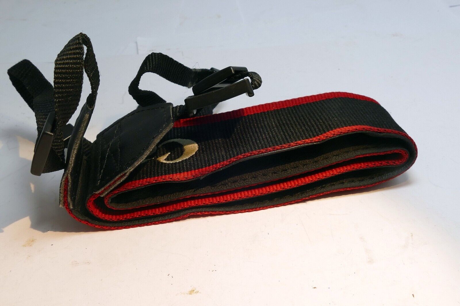 Canon EOS 70D SLR Digital Camera Neck Shoulder Strap -  Genuine OEM