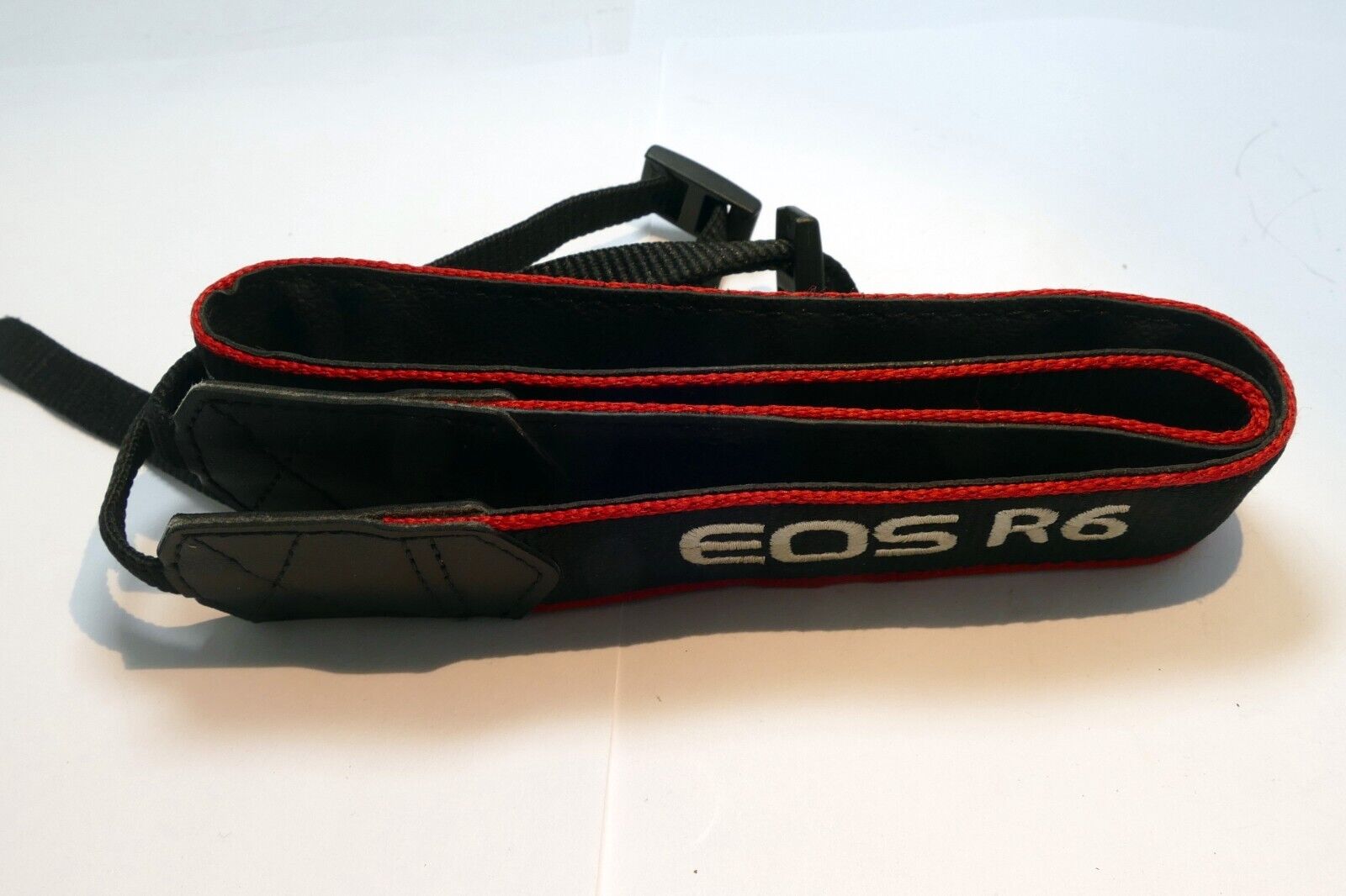 Canon EOS R6  mirrorless camera shoulder strap neck  3cm wide  - Genuine OEM