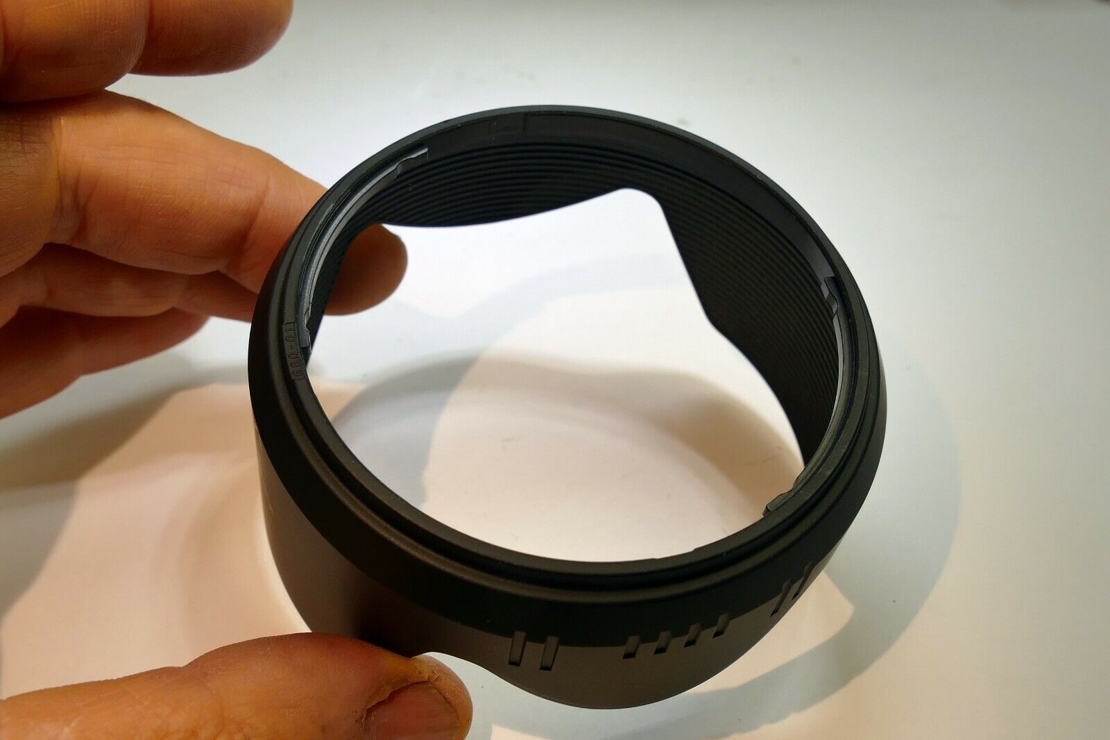 Sigma LH 680-01 Lens Hood Shade for 18-125mm f3.5-5.6  DC EX (smooth finish)