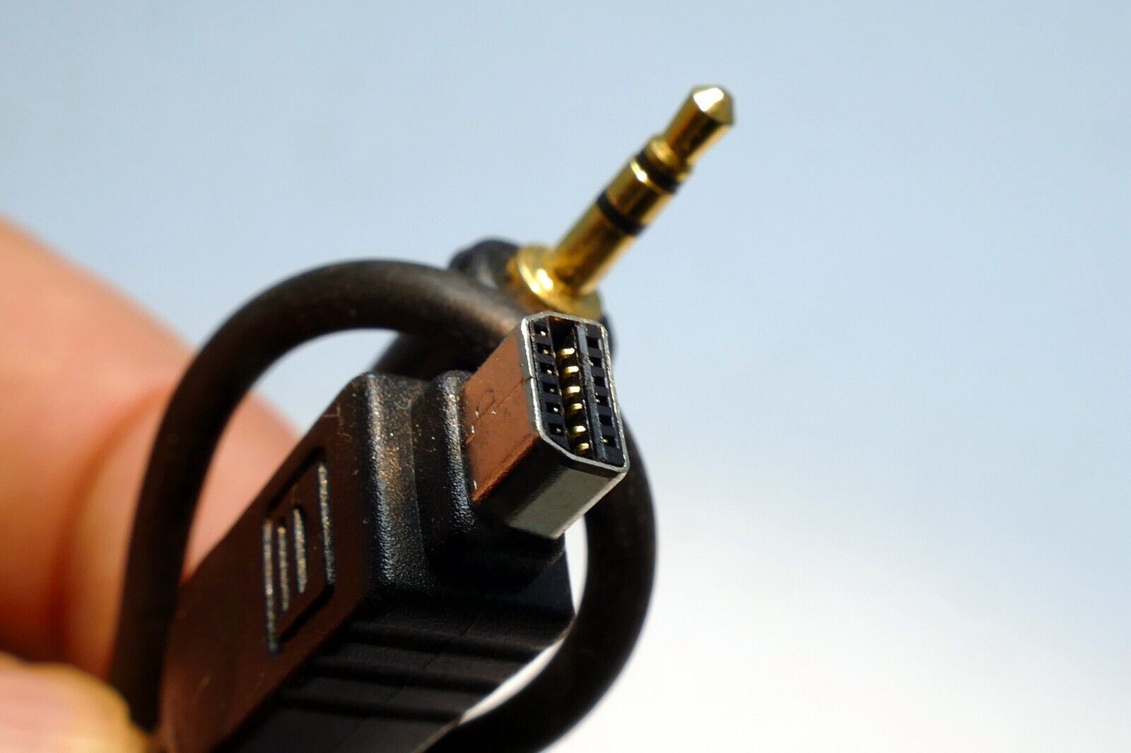 Camera 2.5mm TRS  Male to USB Male cable  for camera  1 foot long audio