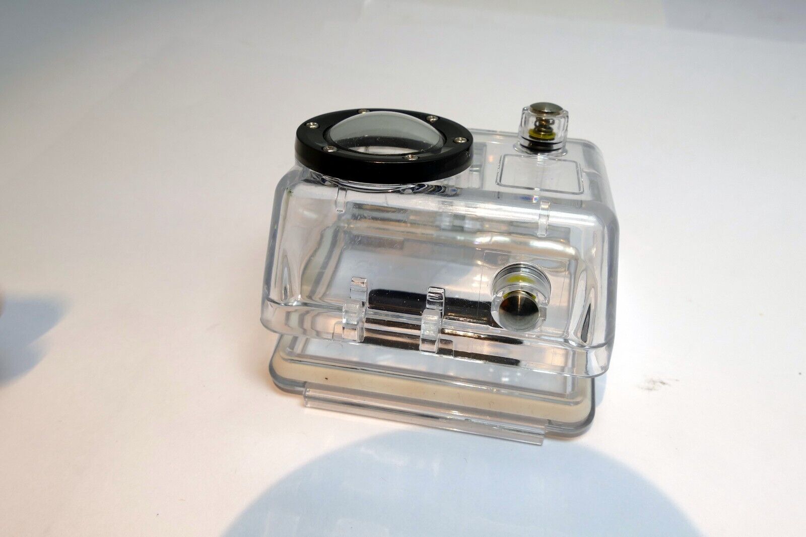 GoPro HERO plastic hard case  housing - missing locking buckle