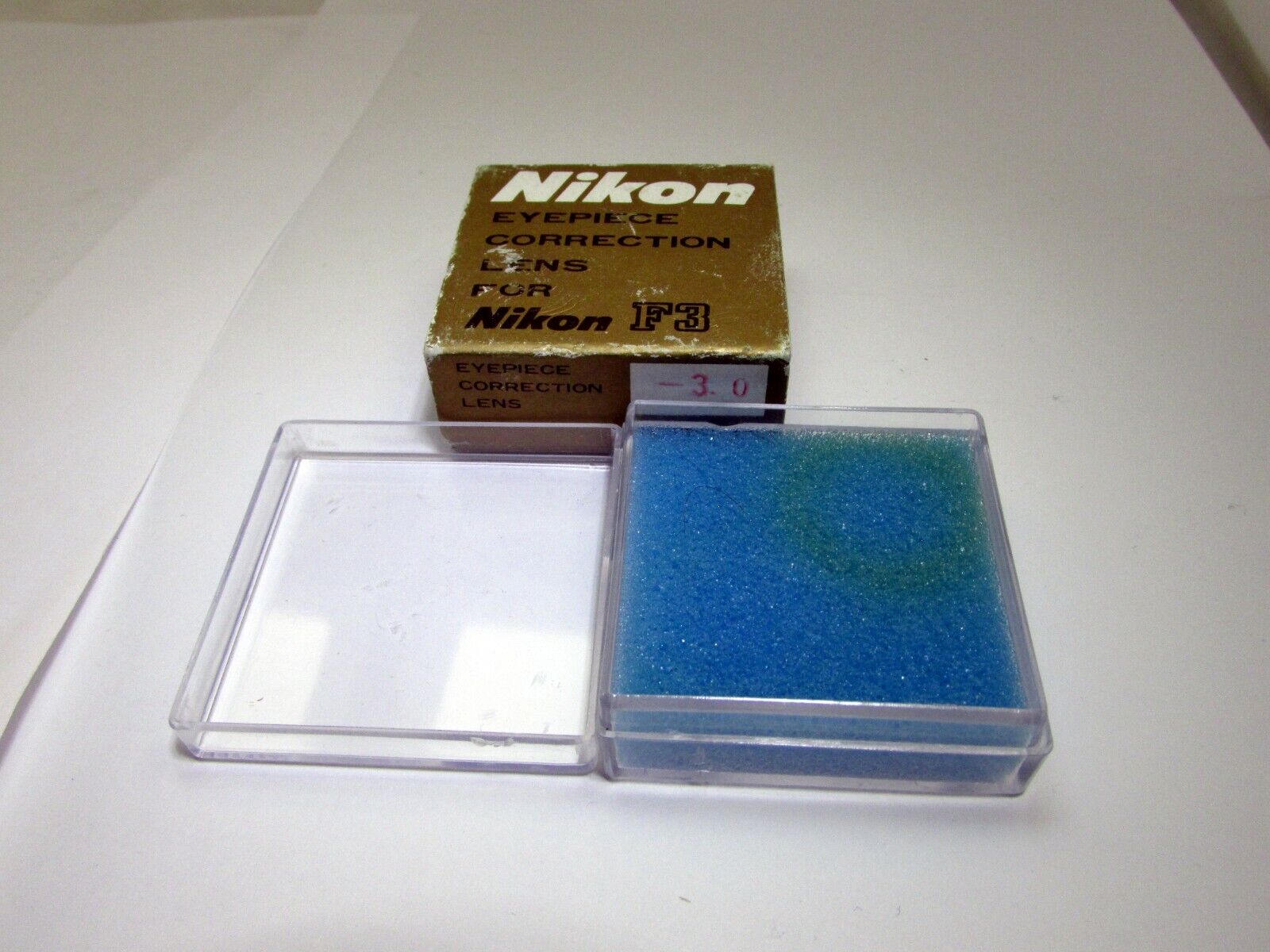 Empty Box for Nikon Eyepiece Correction Lens for F3 F3HP cameras 47X47mm