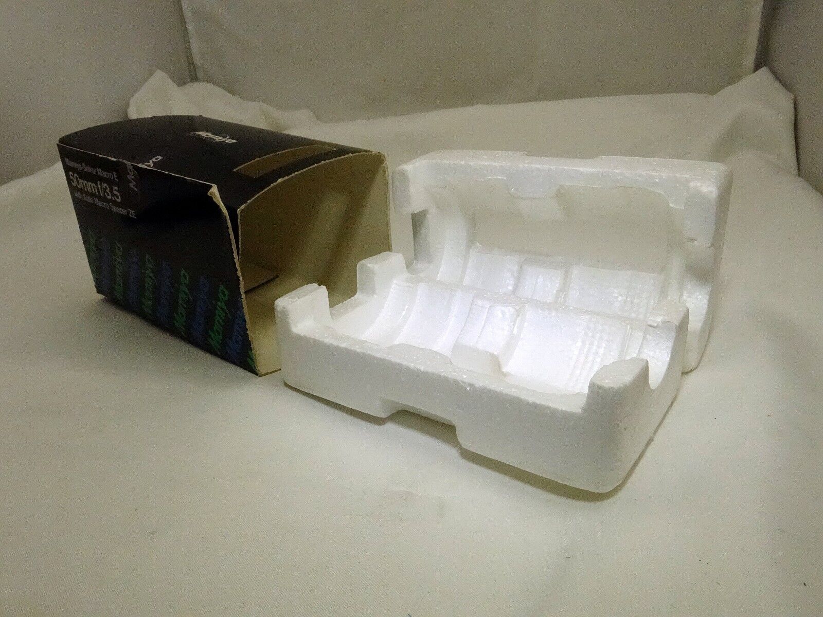 Empty box for Mamiya Sekor Macro E 50mm f3.5 Lens ZE with foam (damaged)