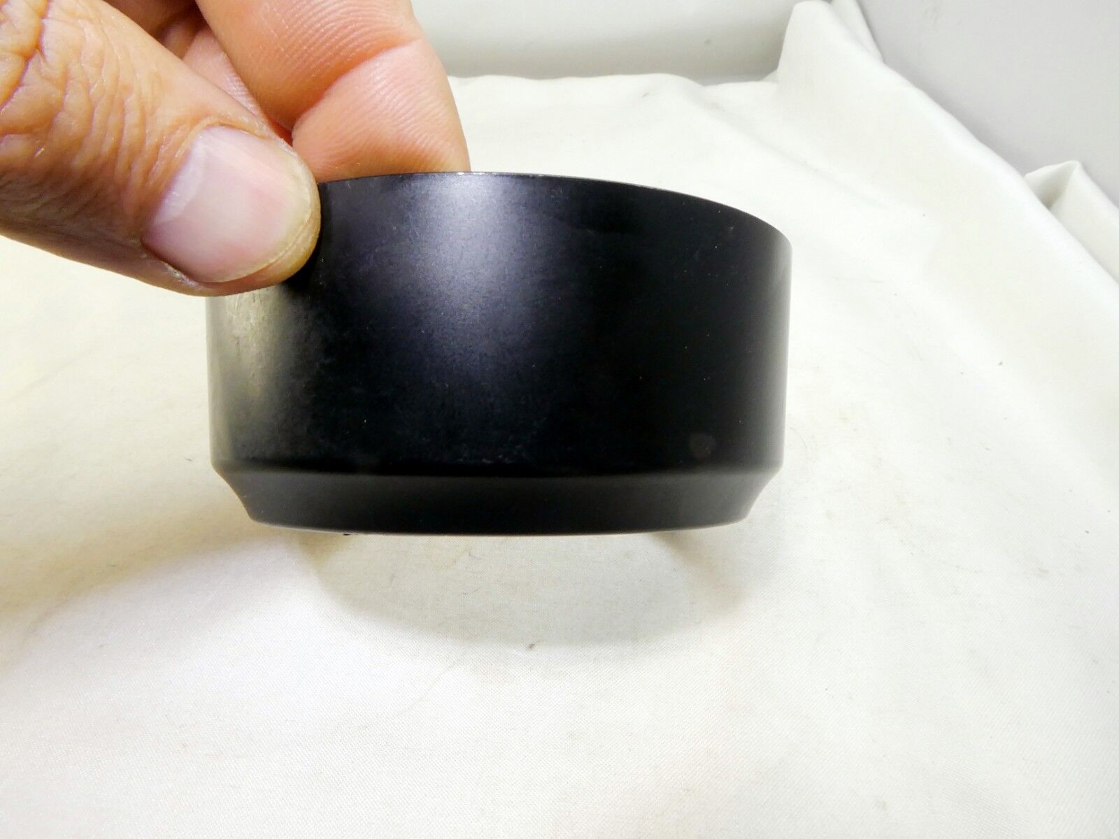 71mm ID  Plastic Lens Hood  twist on type (unknown brand)