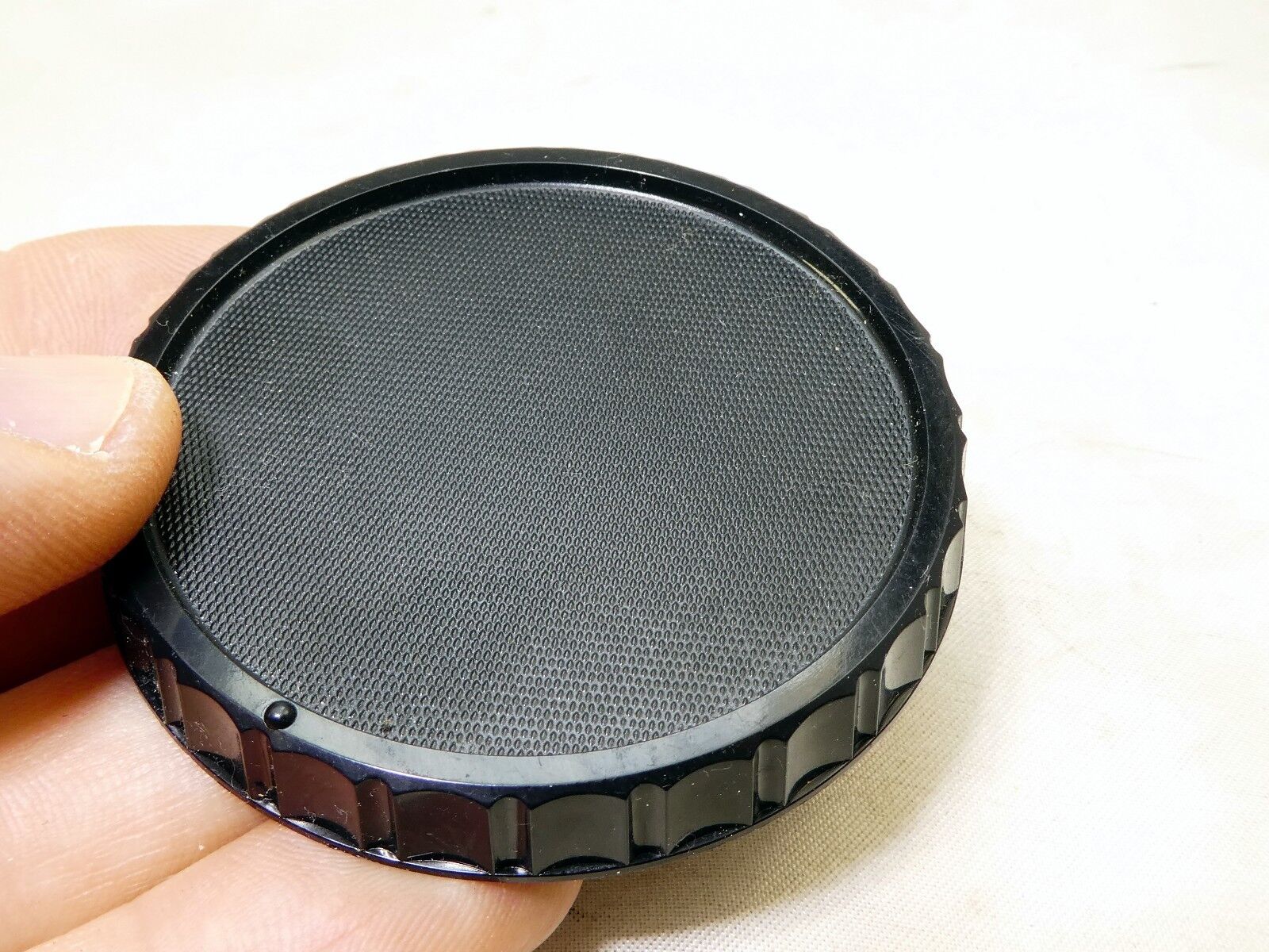 CA rear lens cap twist on type