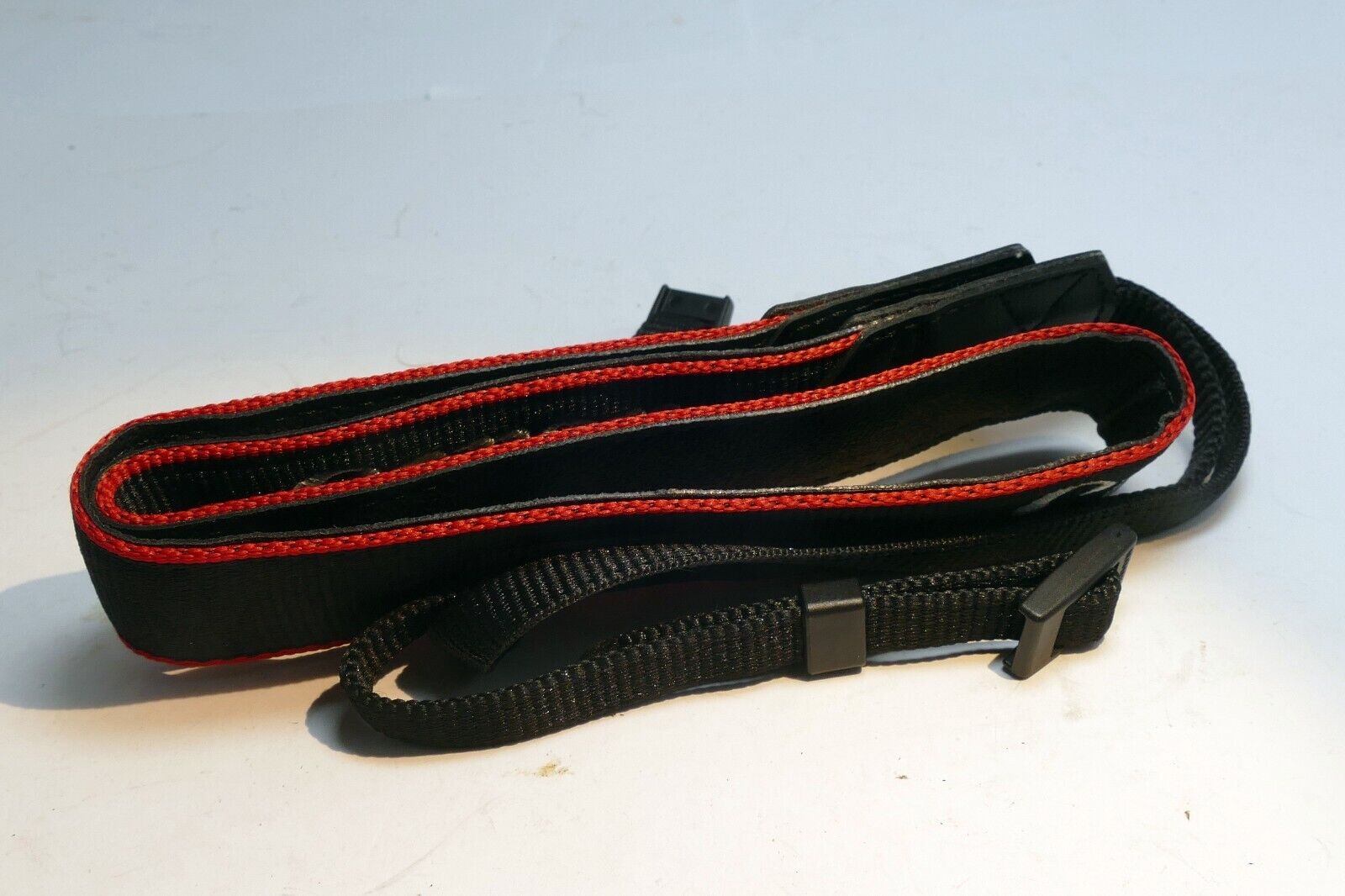 Canon EOS R6 Digital Camera Neck Shoulder Strap Black-Red - -  Genuine OEM