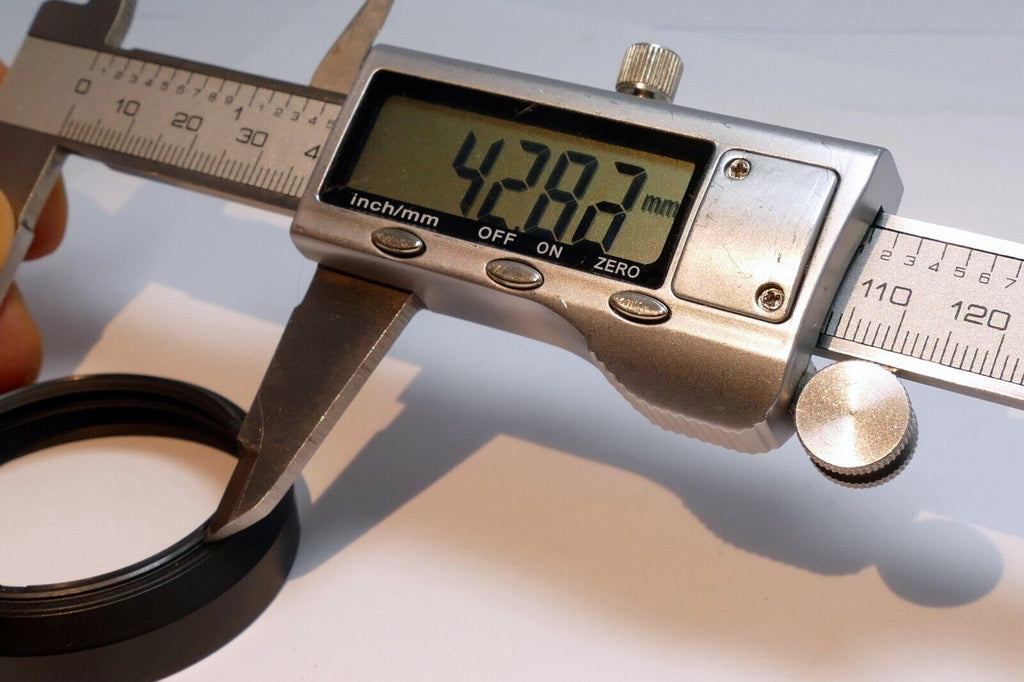 43mm plastic lens hood shade threaded screw in type