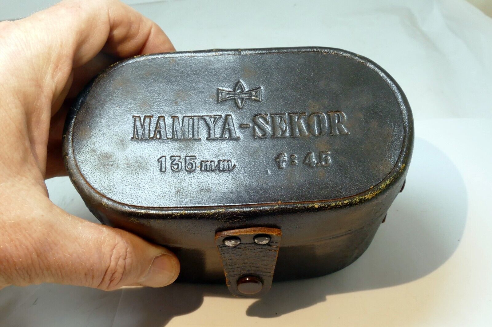 Mamiya Leather case for Sekor 135mm f4.5 TLR hard case (fits 80mm f2.8) lens