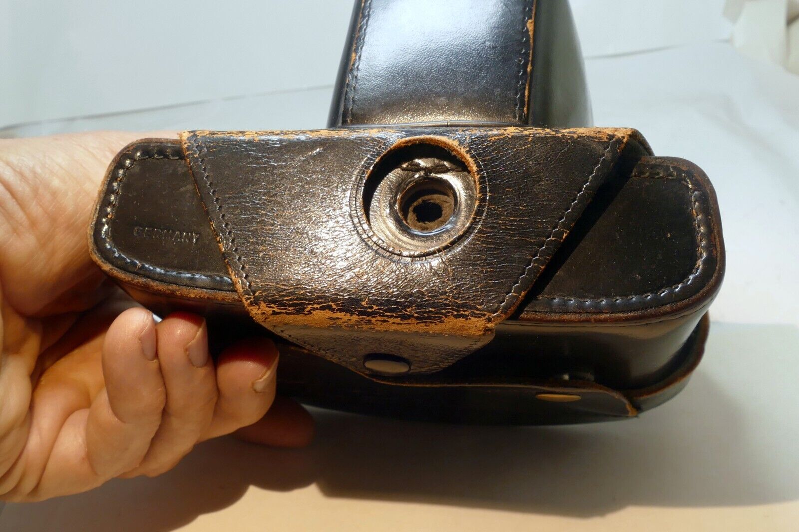 Leica Wetzlar Leather Camera Case  for Leica R R2 - missing tripod screw