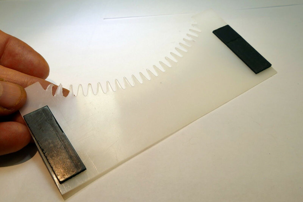 Lindahl Vignette White Mask 2.5X5" Serrated Bottom Arc magnetic frame