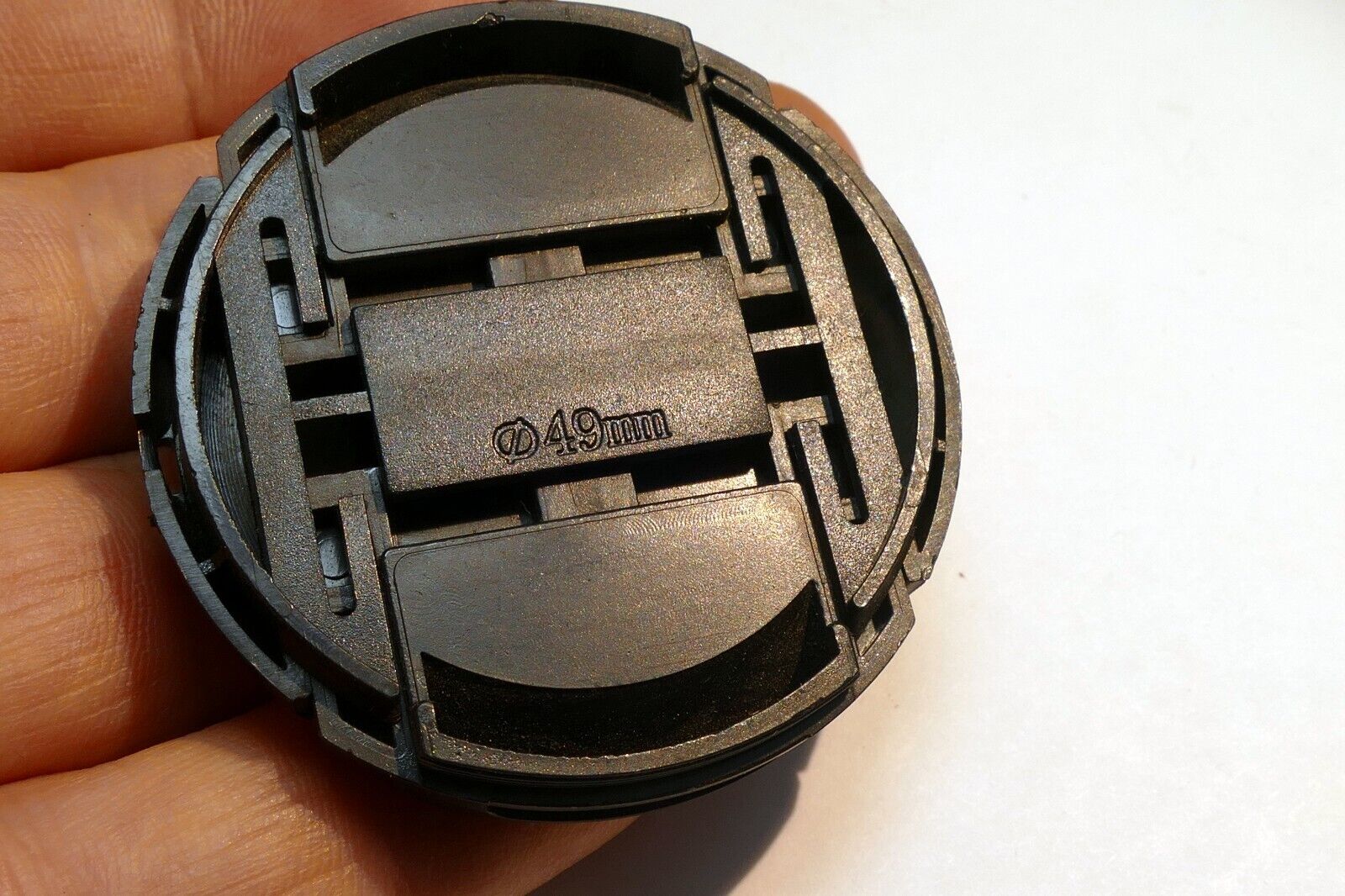Front 49mm Lens cap snap on type   plastic black