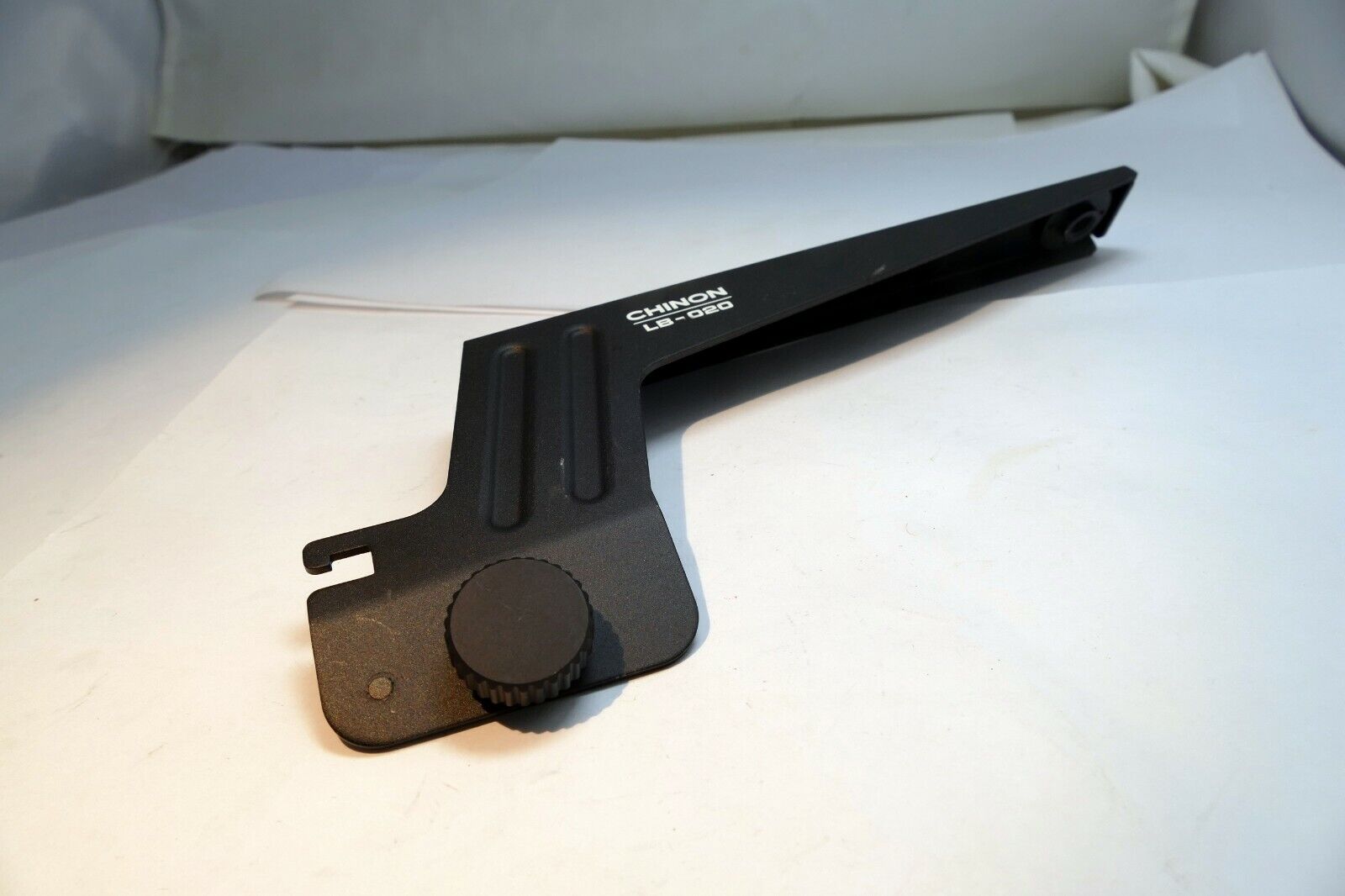Chinon 8mm Used LB-020 light bracket