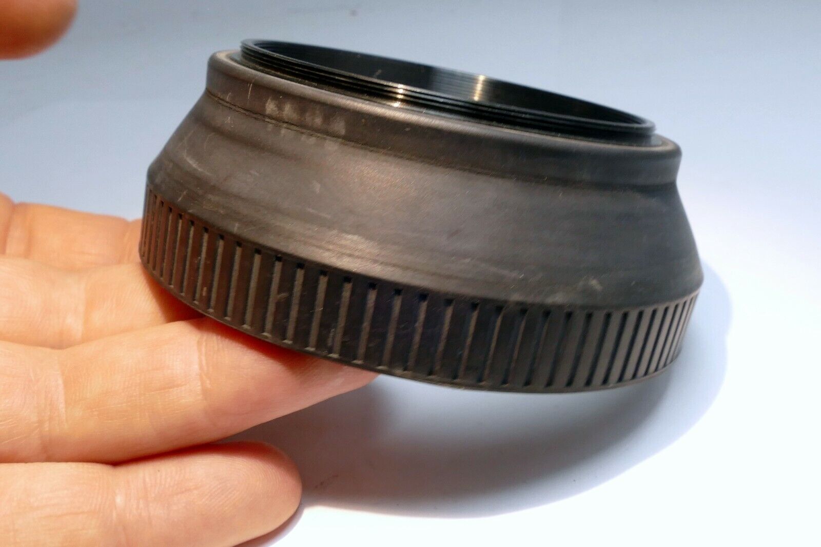 72mm rubber Lens Hood Shade screw in double  threaded for 300mm