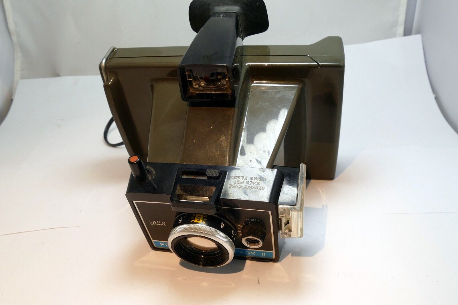 POLAROID COLOR PACK II LAND CAMERA  instant - parts or repair AS IS